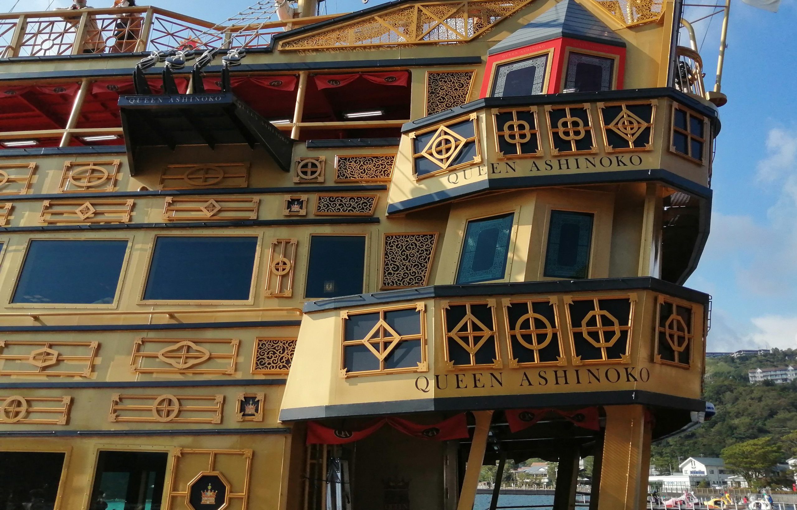 箱根芦ノ湖の海賊船は個人的に屋上の開放感が魅力